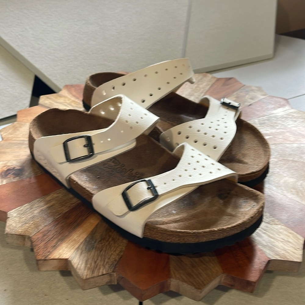 Birkis by Birkenstock white slide sandals size 38